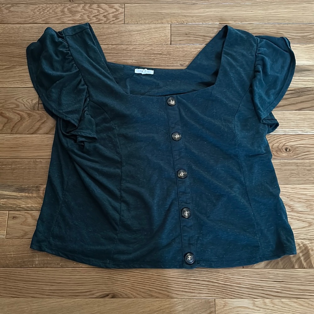 Maurice’s square neck with ruffle type sleeves. Size XXL